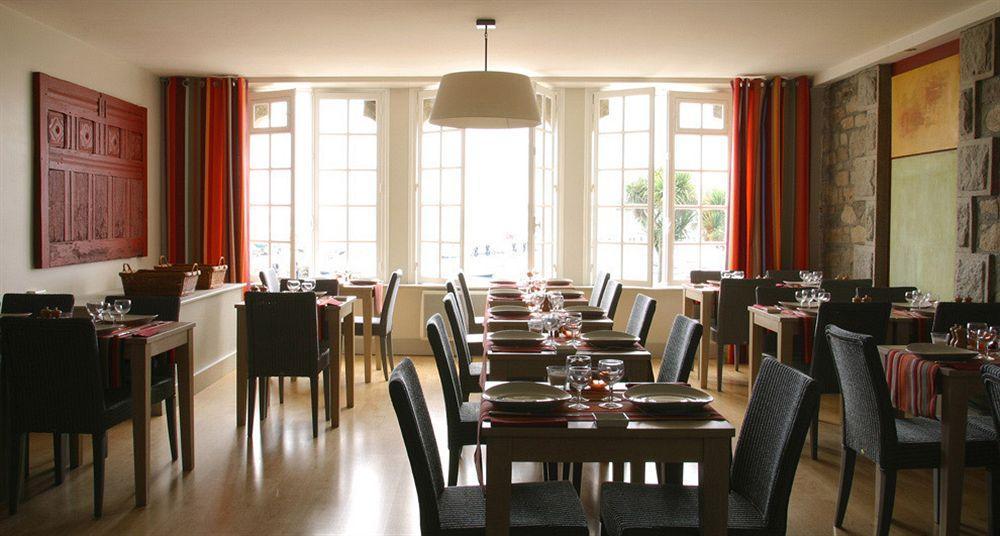 Hotel Du Centre - Chez Janie 3*